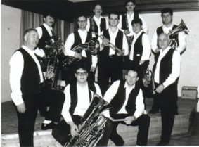 Eines der ersten Gruppenfotos der Machland Musikanten